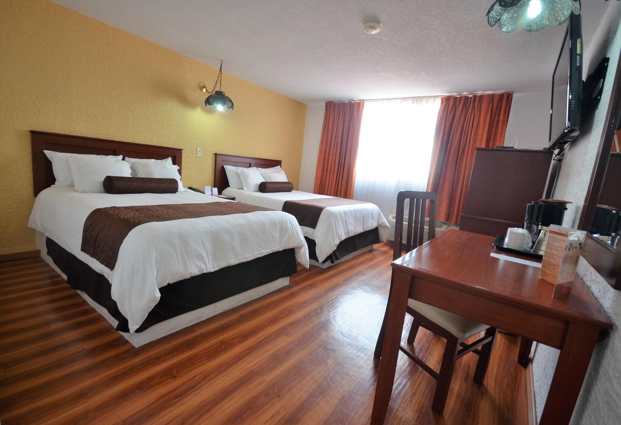 Howard Johnson By Wyndham Morelia Calle Real Kültér fotó