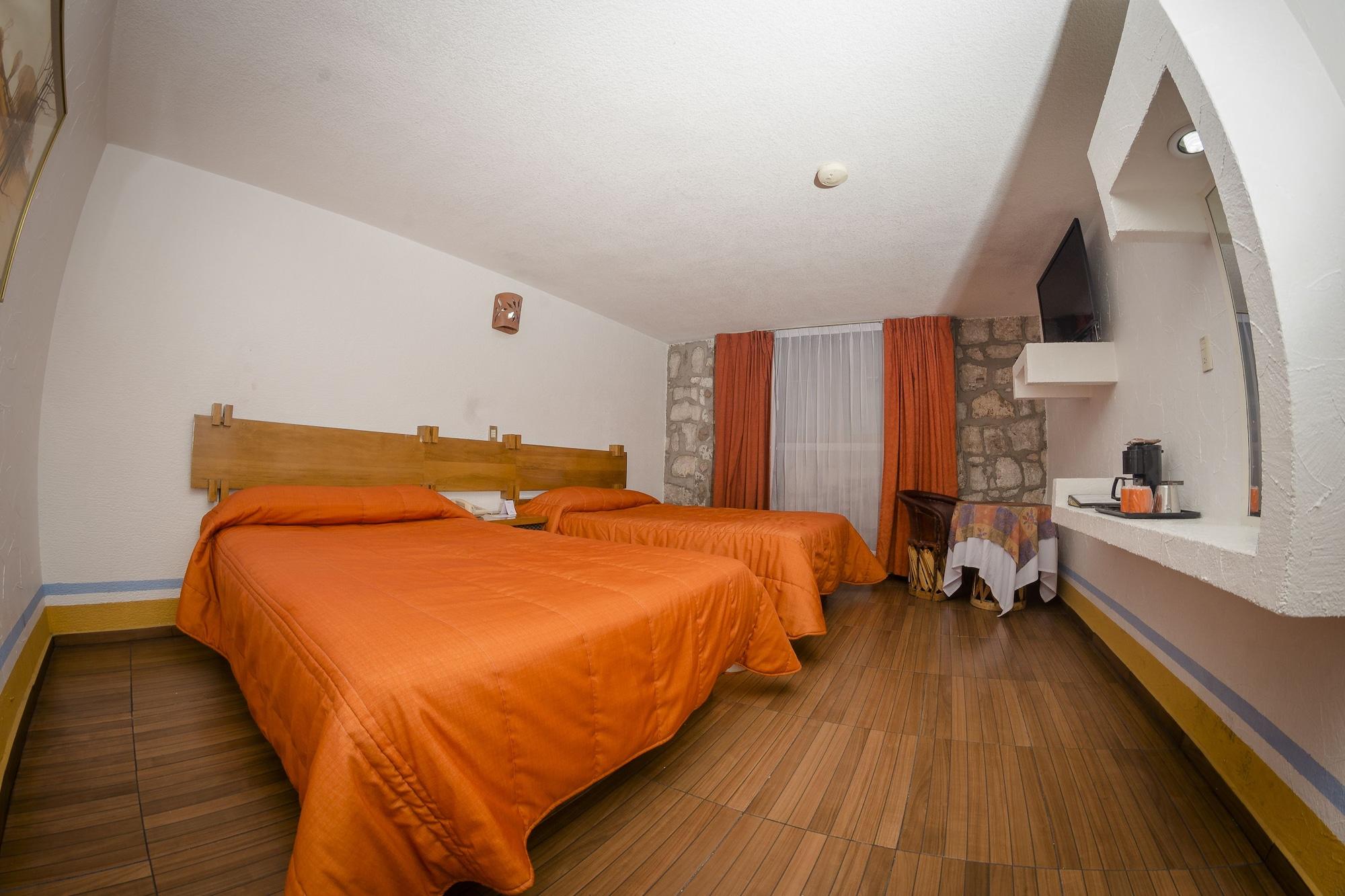 Howard Johnson By Wyndham Morelia Calle Real Kültér fotó