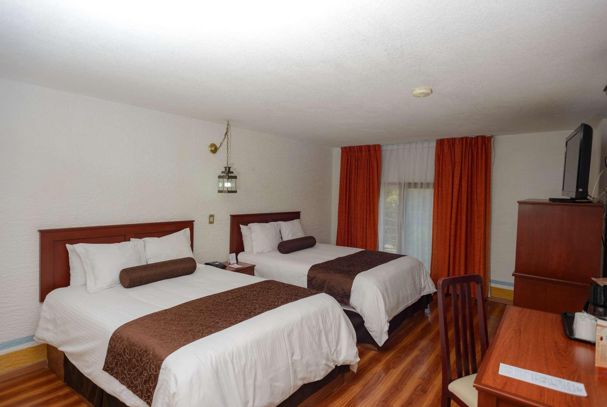 Howard Johnson By Wyndham Morelia Calle Real Kültér fotó